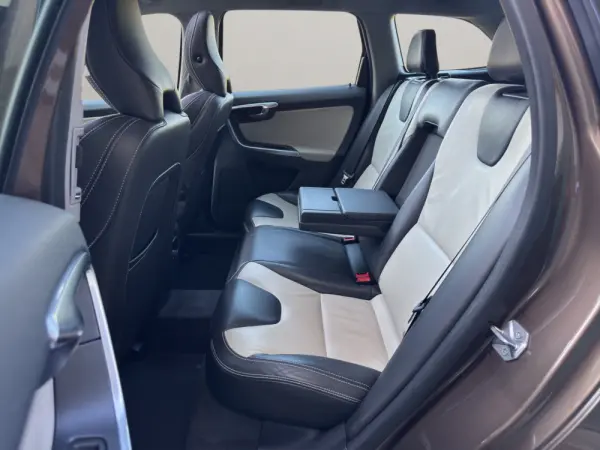Volvo XC 60 2.0 D4 Summum Geartronic 12