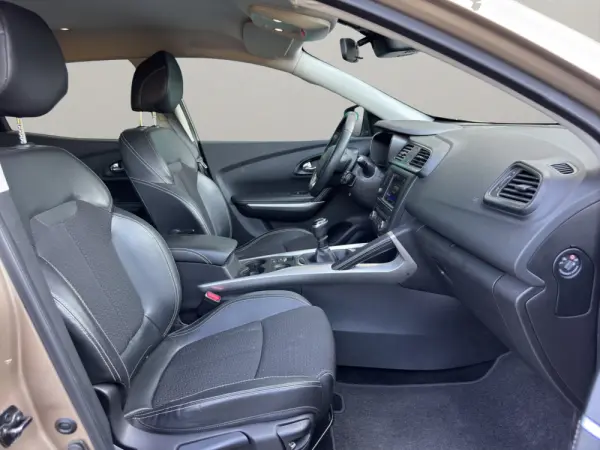 Renault Kadjar 1.5 dCi Exclusive 11