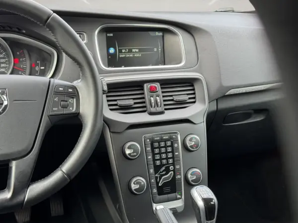 Volvo V40 Cross Country 2.0 D2 12