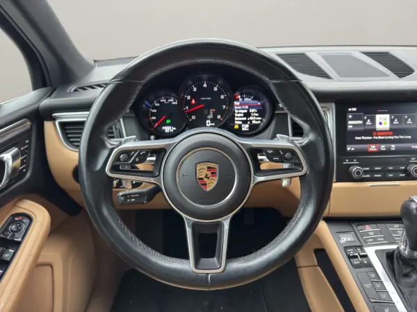 Porsche Macan PDK 10
