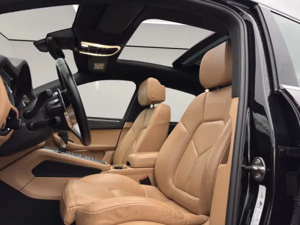Porsche Macan PDK 23