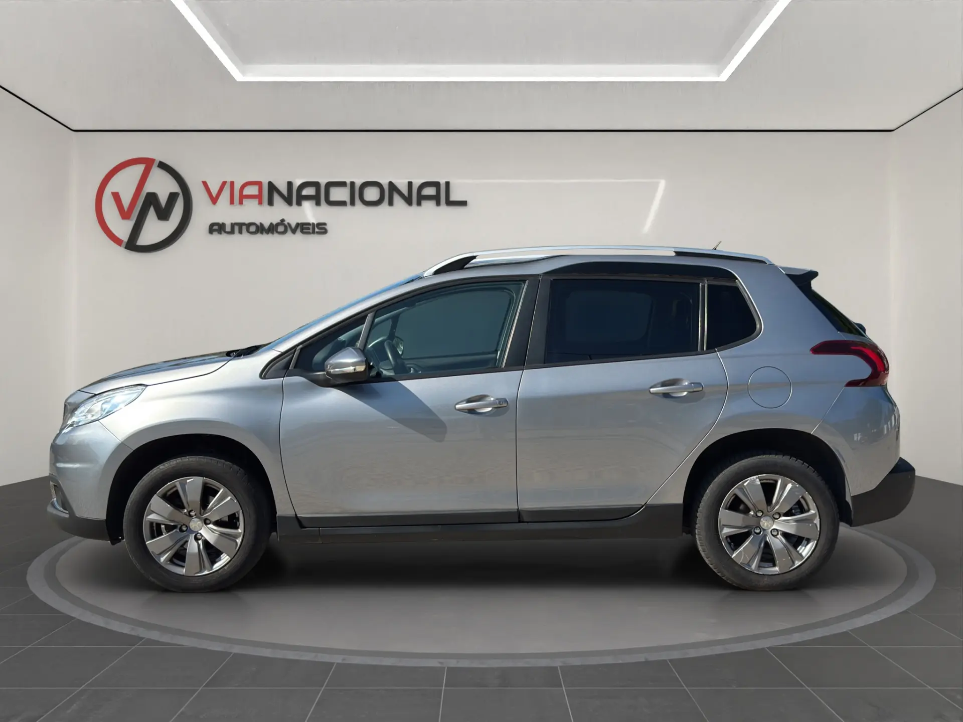 Peugeot 2008 1.2 PureTech Style 4
