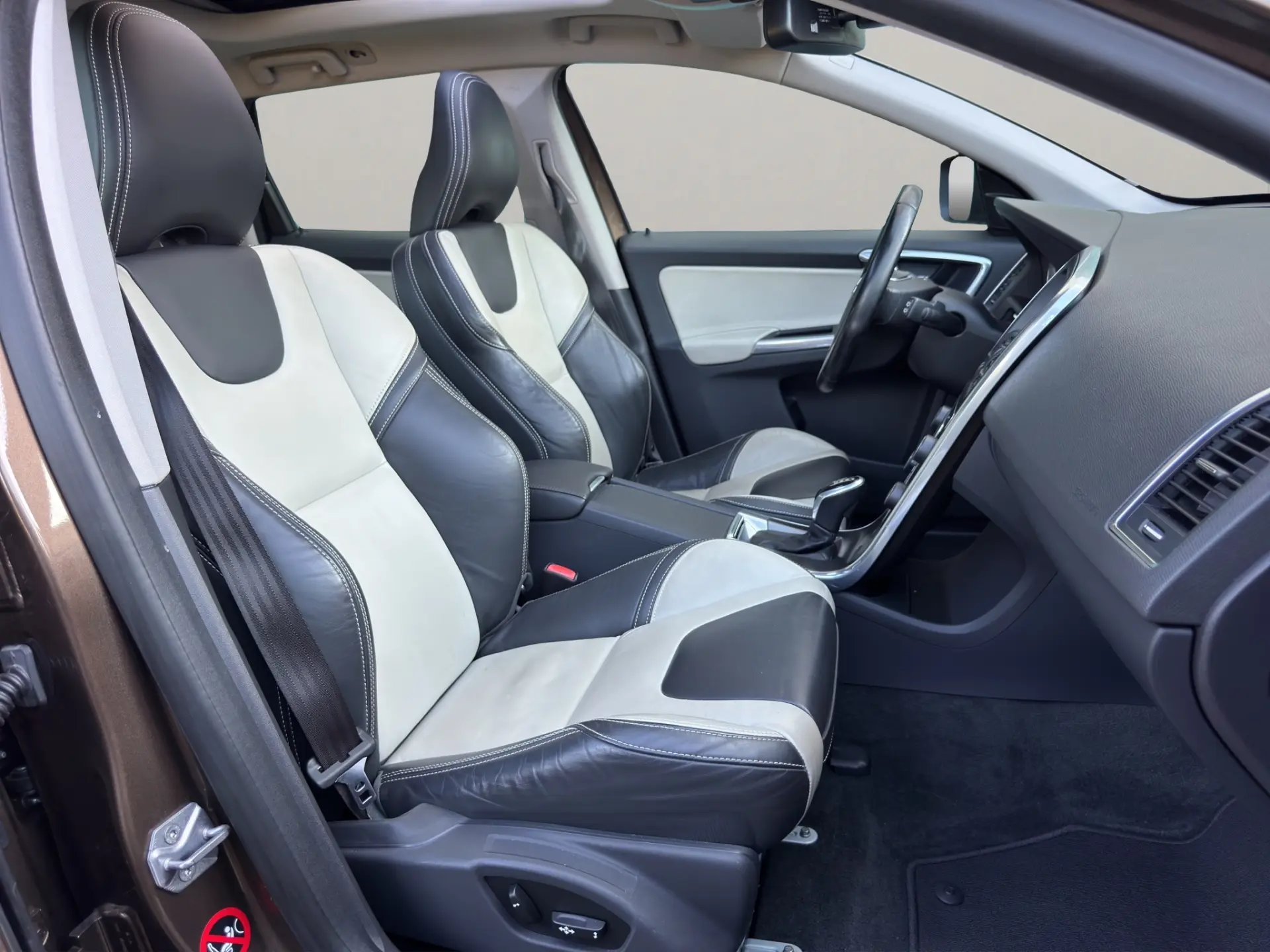 Volvo XC 60 2.0 D4 Summum Geartronic 16