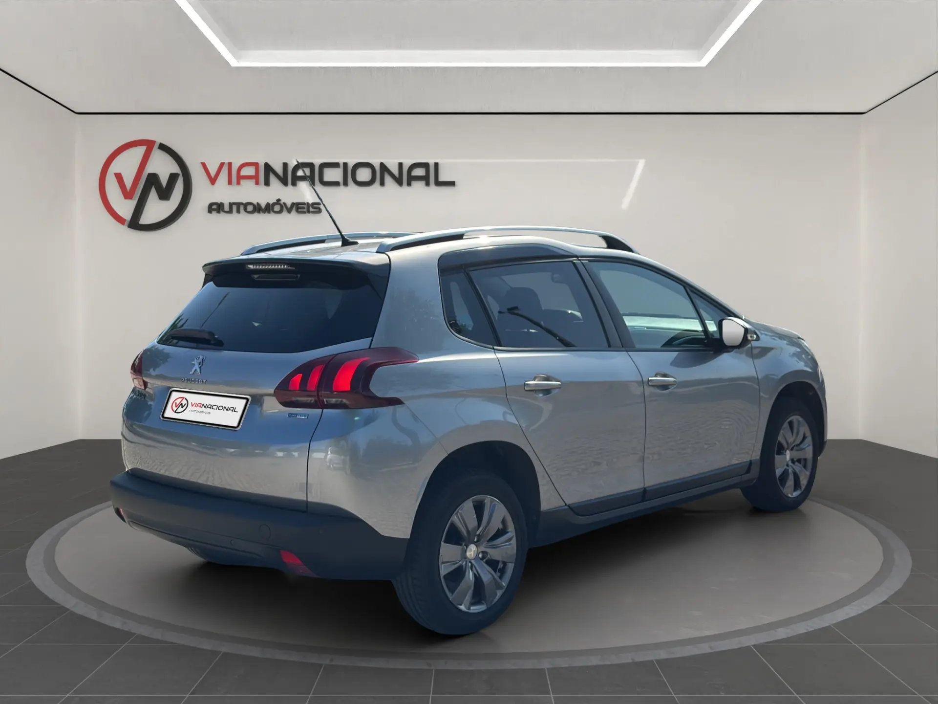 Peugeot 2008 1.2 PureTech Style 7