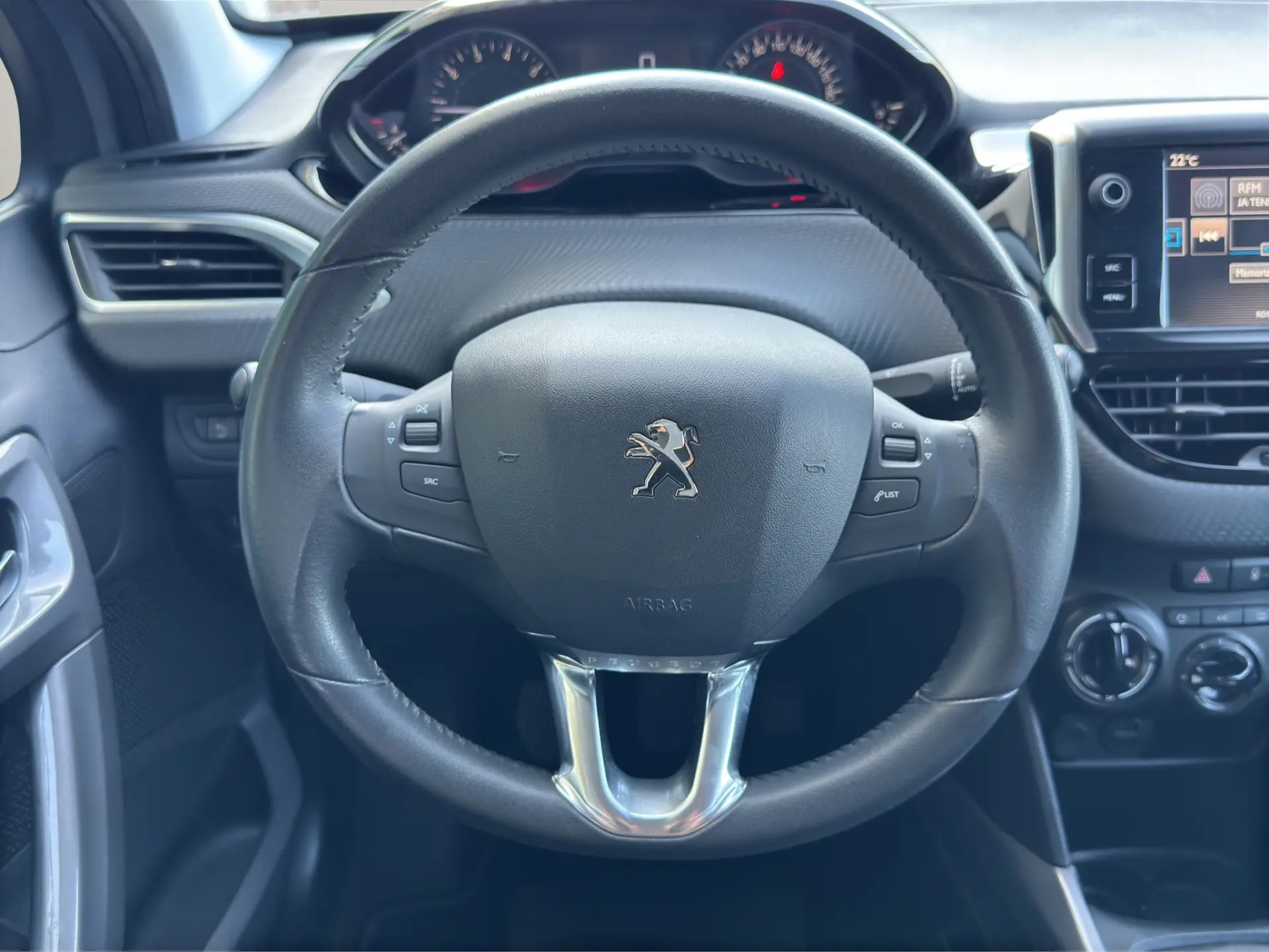 Peugeot 2008 1.2 PureTech Style 10