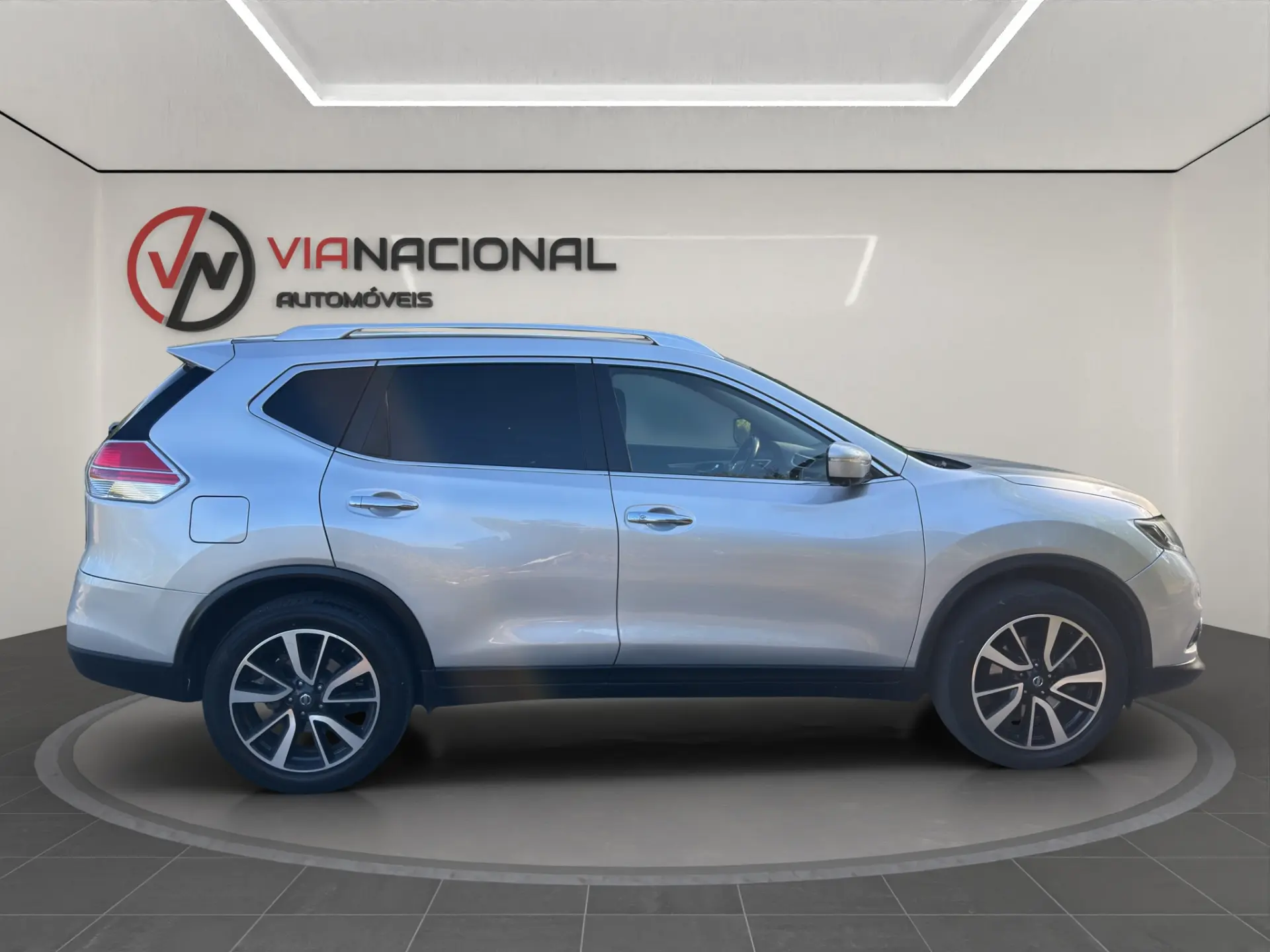 Nissan X-Trail 1.6 dCi N-Connecta 8