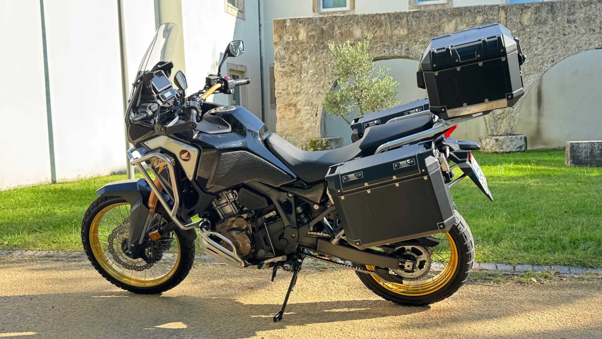Honda Africa Twin Adventure Sports 1