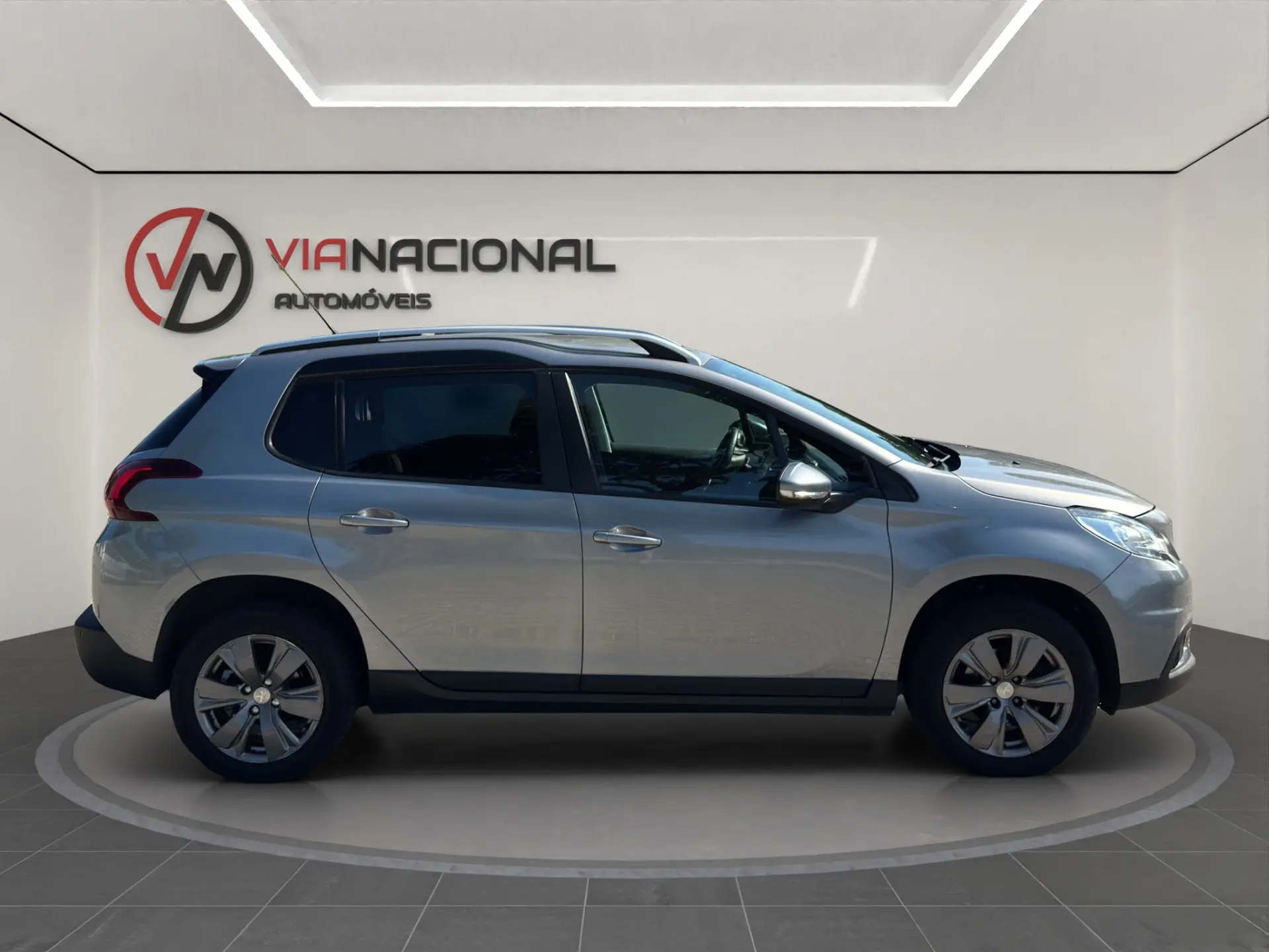 Peugeot 2008 1.2 PureTech Style 8