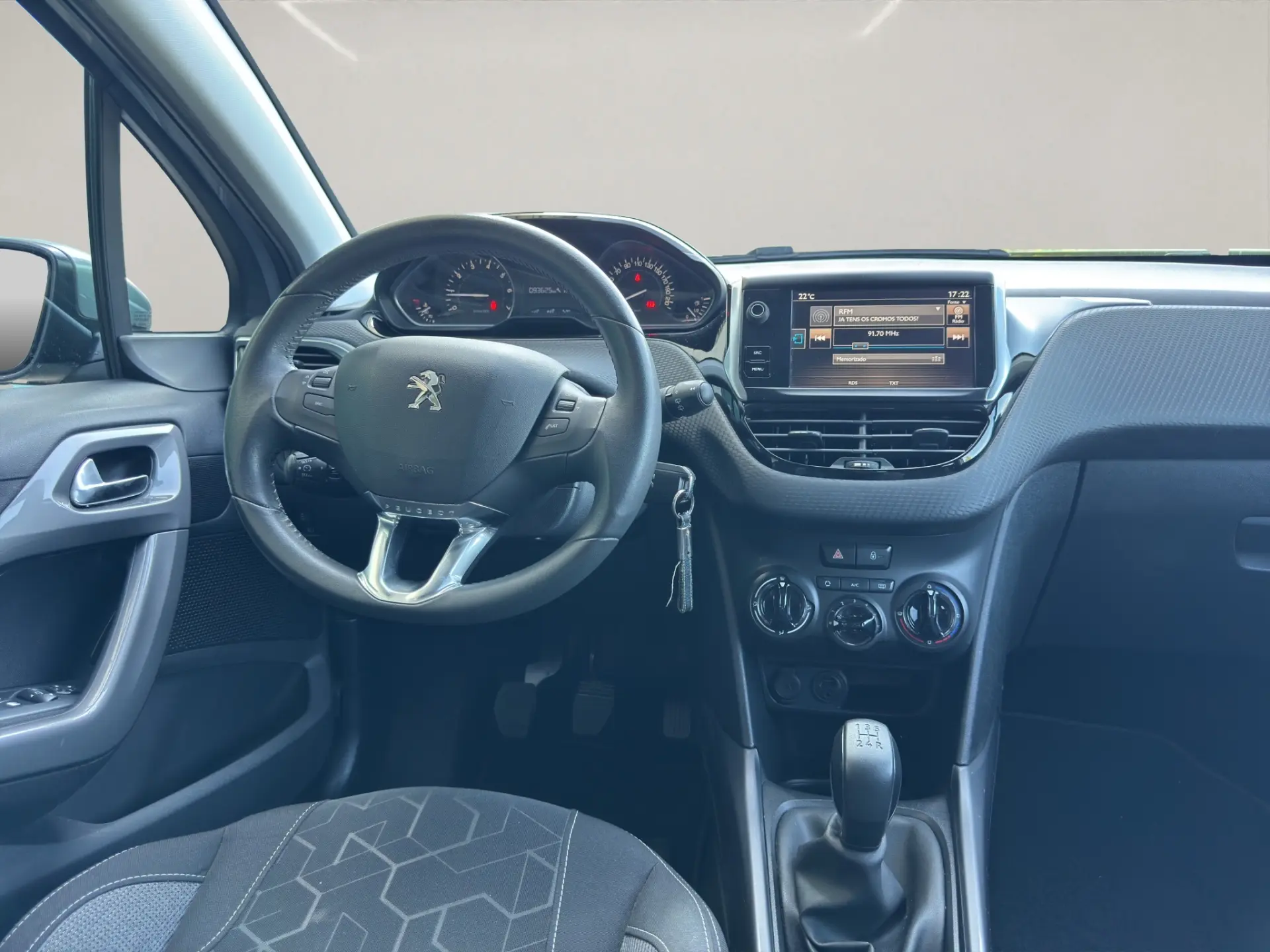 Peugeot 2008 1.2 PureTech Style 15