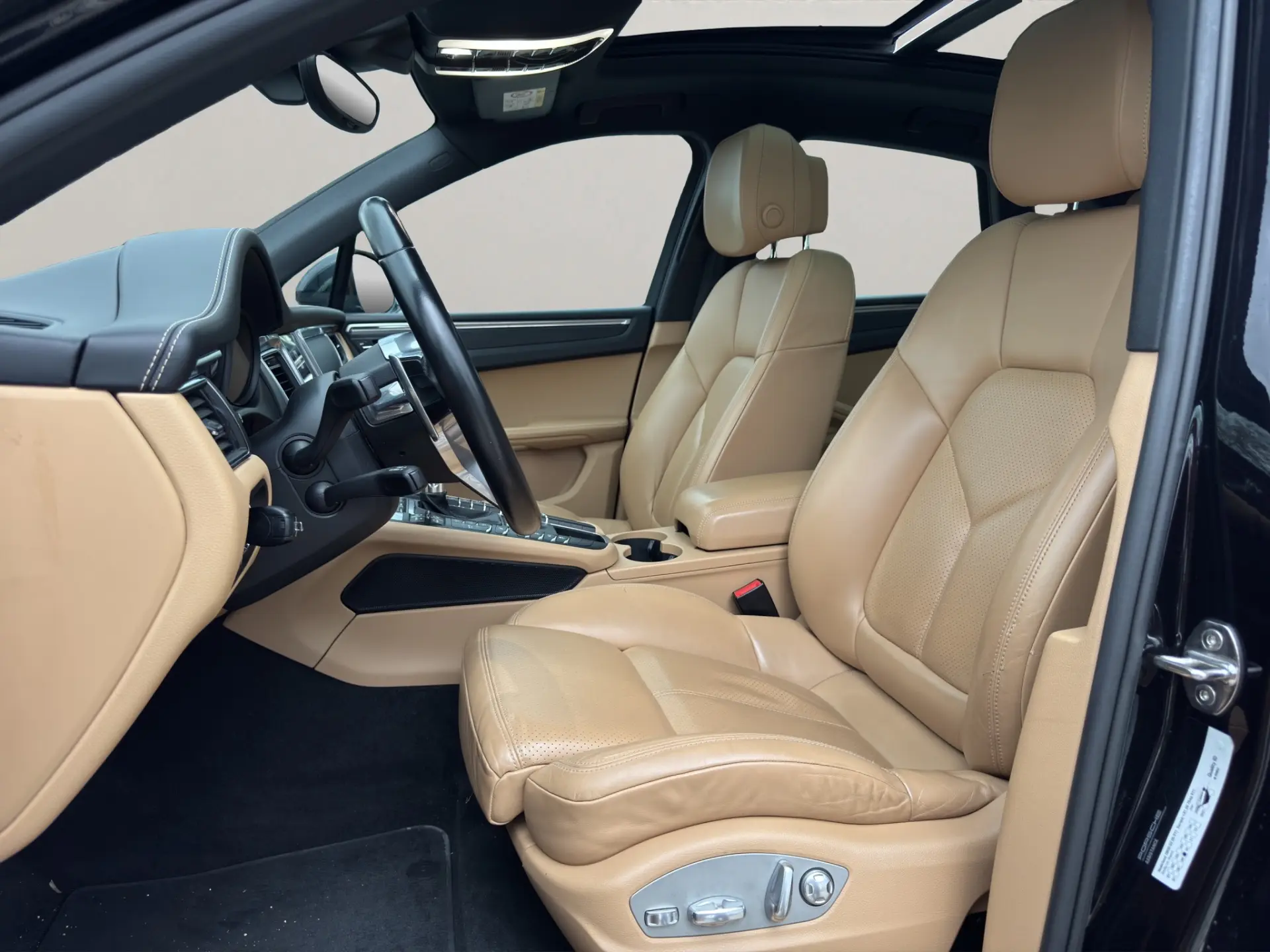 Porsche Macan PDK 9