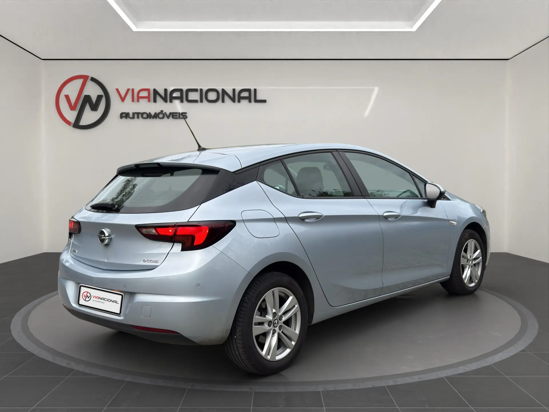 Opel Astra 1.0 Dynamic S/S 8