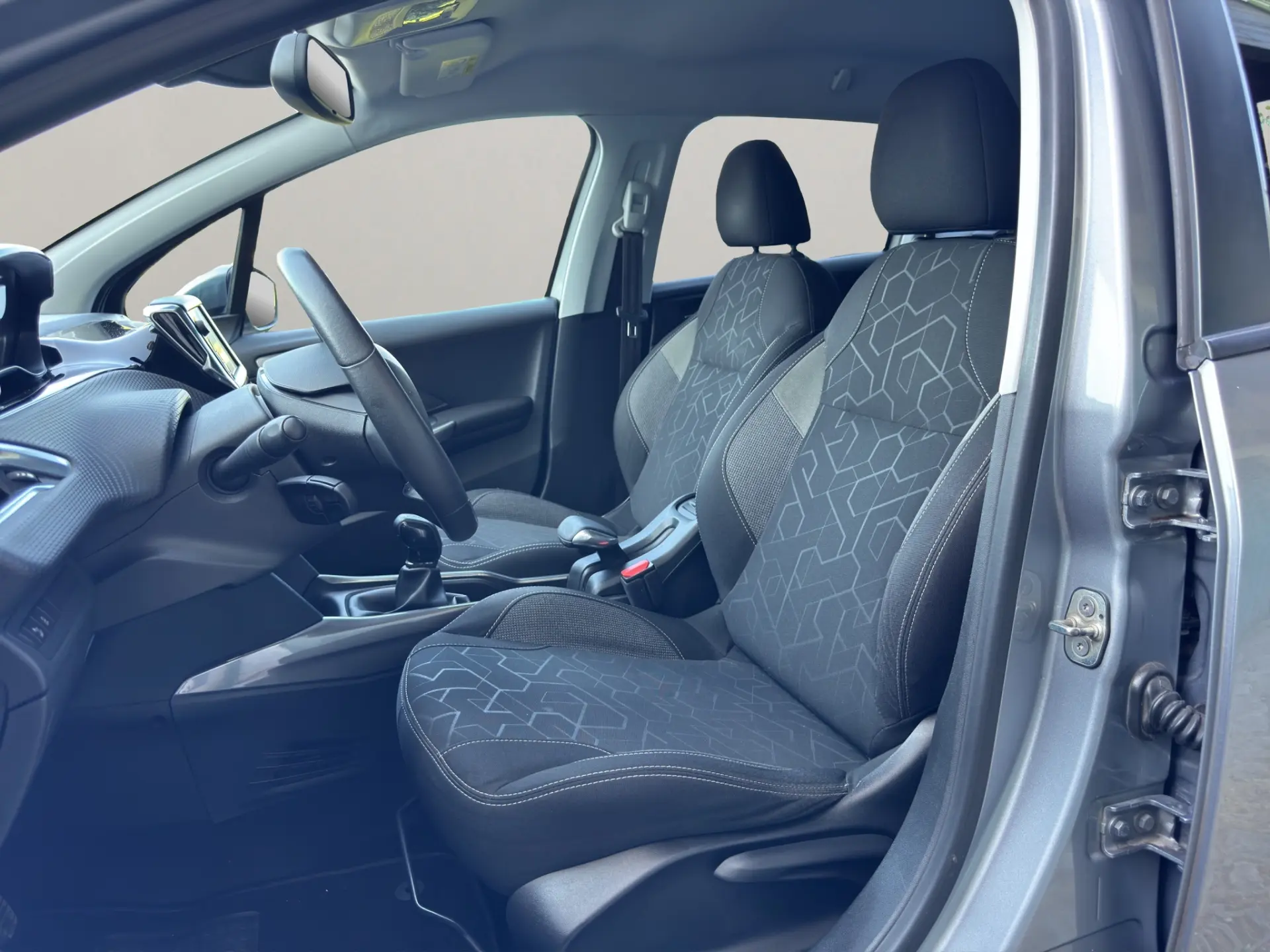 Peugeot 2008 1.2 PureTech Style 9