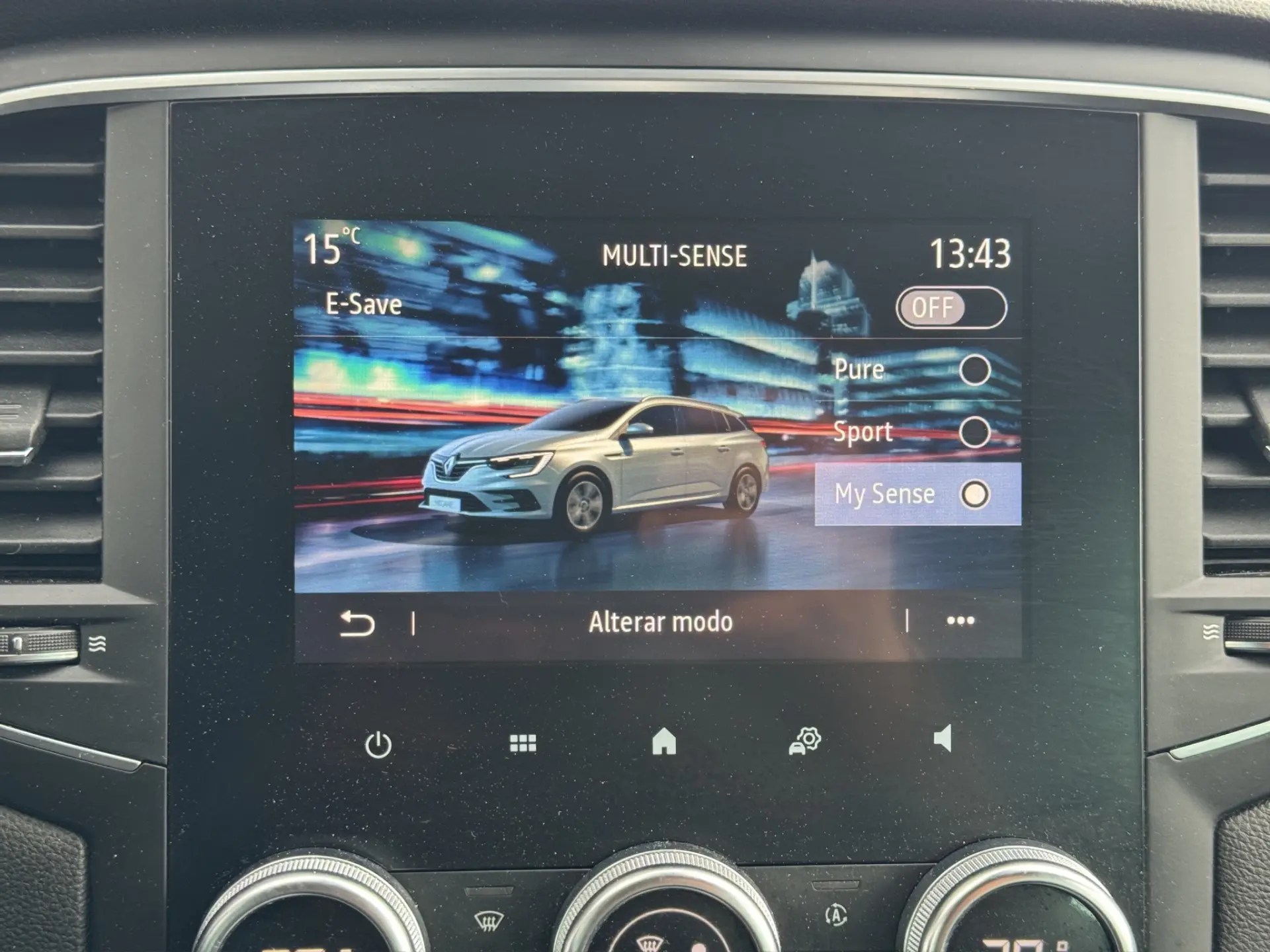 Renault Mégane Sport Tourer 1.6 E-Tech Plug-In Hybrid Techno 19