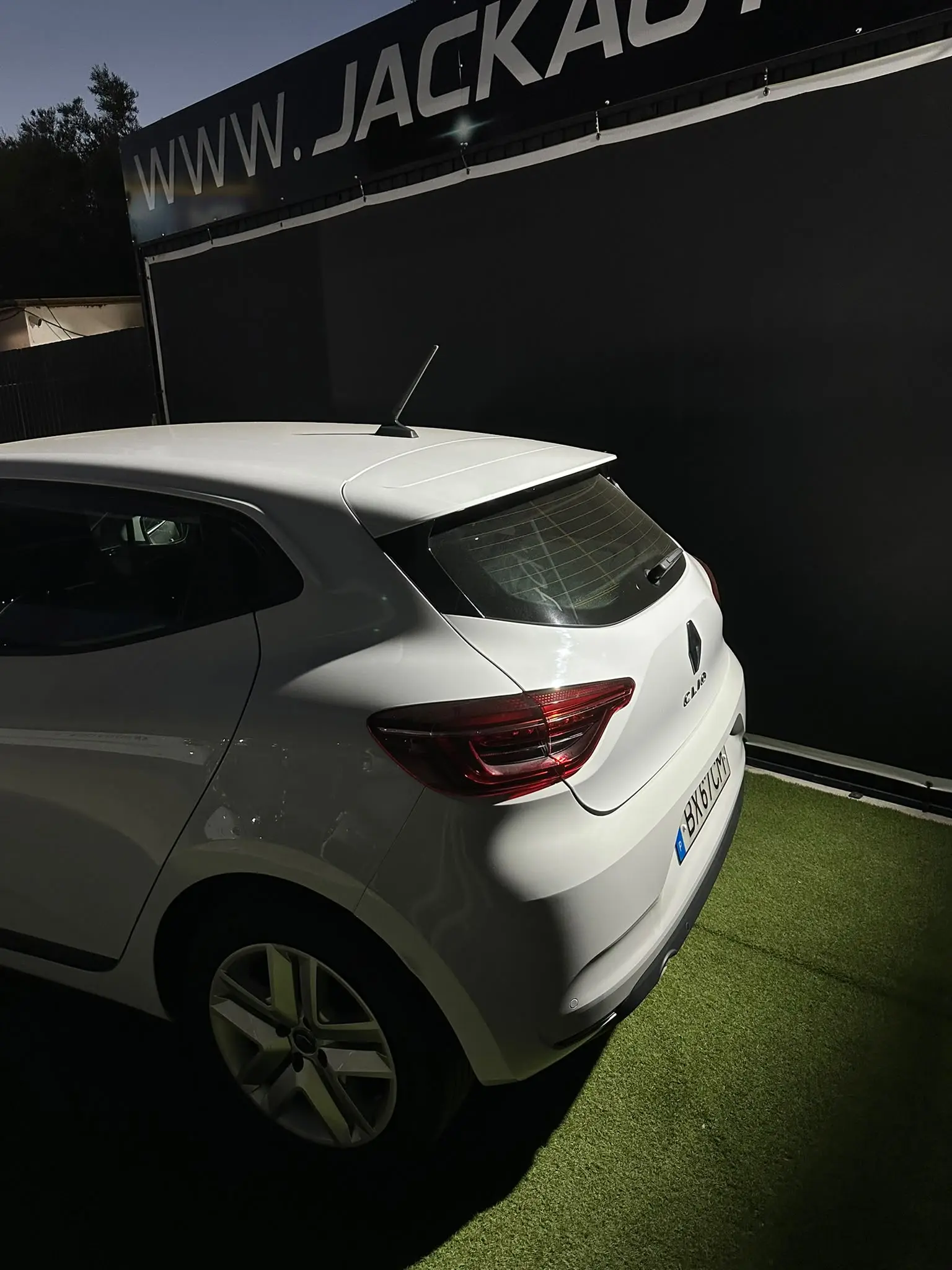 Renault Clio Outro 2