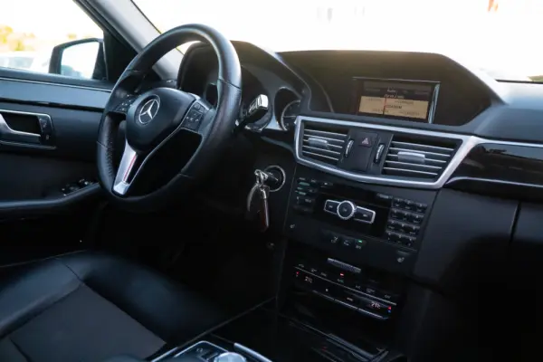 Mercedes-Benz E 220 BlueTEC 9G-TRONIC Avantgarde 25