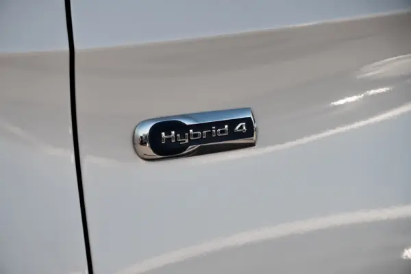 Citroen DS5 2.0 HDi Hy4 So Chic CMP6 102g 11