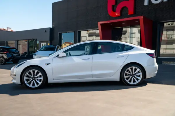 Tesla Model 3 Long-Range Dual Motor AWD 6