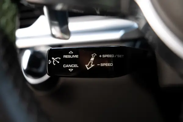 Porsche Panamera 4 E-Hybrid Platinum Edition 12