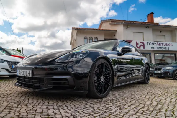 Porsche Panamera Sport Turismo 4 E-Hybrid Platinum Edition 8