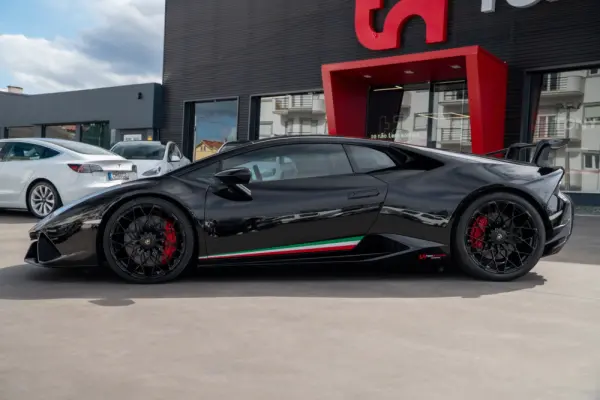 Lamborghini Huracán 5.2 V10 LP Performance 4