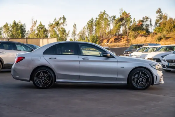 Mercedes-Benz C 300 de AMG Line 10