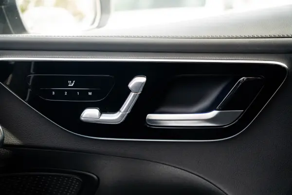 Mercedes-Benz C 300 d AMG Line 13