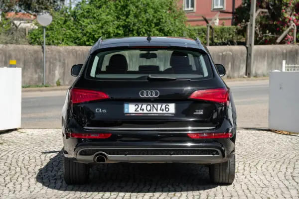 Audi Q5 40 TDI quattro S-line S-tronic 12
