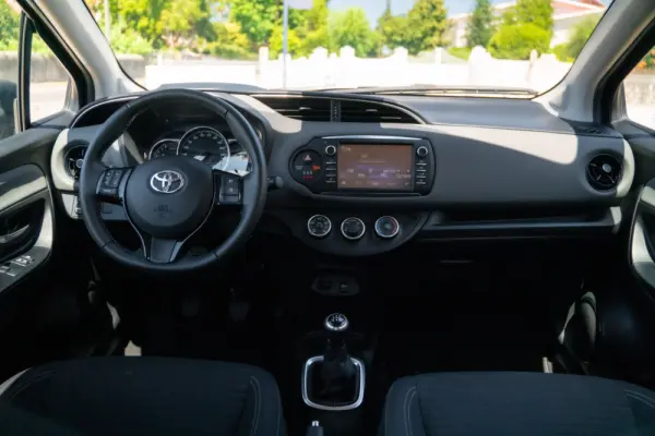 Toyota Yaris 1.0 VVT-i Comfort 4