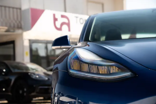 Tesla Model 3 Standard Range Plus RWD 18