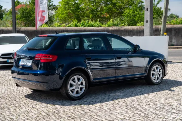 Audi A3 Sportback 2.0 TDi Attraction 3