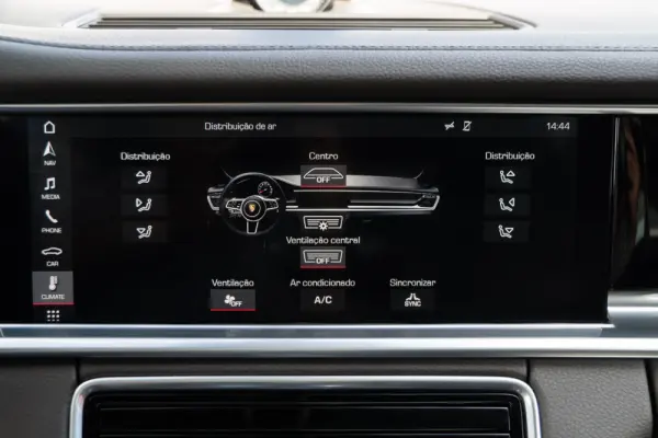 Porsche Panamera 4 E-Hybrid Platinum Edition 20