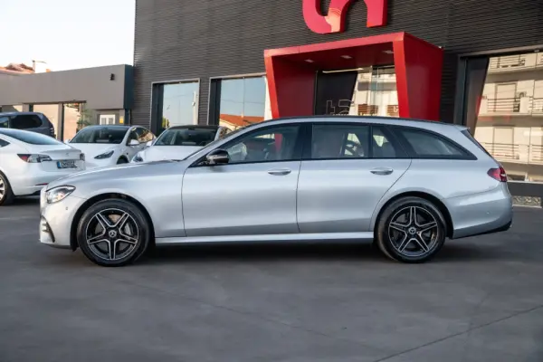 Mercedes-Benz E 300 de 9G-TRONIC AMG Line 8