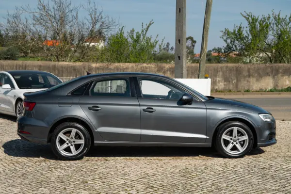 Audi A3 Limousine 30 TDI Design 6