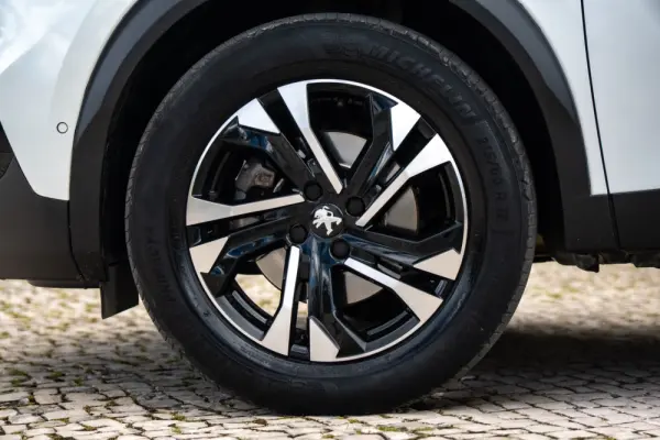 Peugeot 2008 1.5 BlueHDi GT EAT8 9