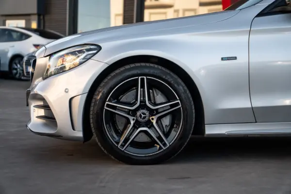 Mercedes-Benz C 300 de AMG Line 7
