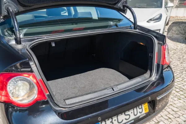 Volkswagen Passat 2.0 TDI Highline 9