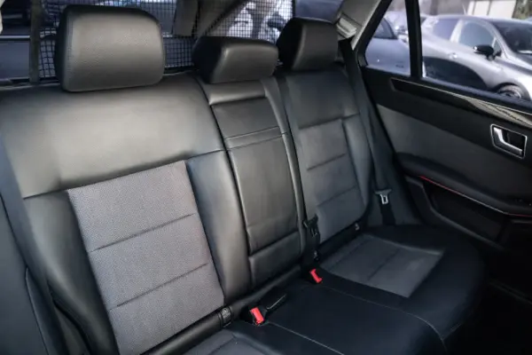 Mercedes-Benz E 220 BlueTEC 9G-TRONIC Avantgarde 27