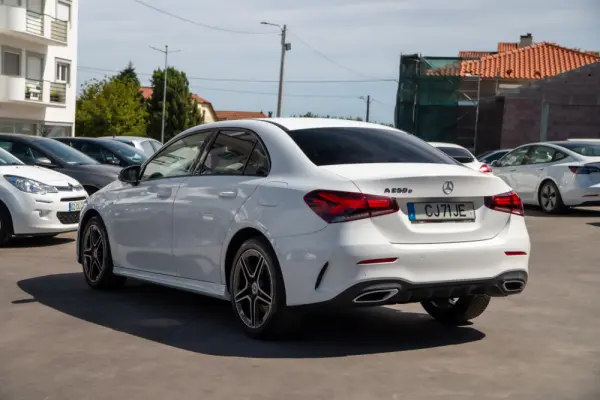Mercedes-Benz A 250 Limousine e 8G-DCT AMG Line 8