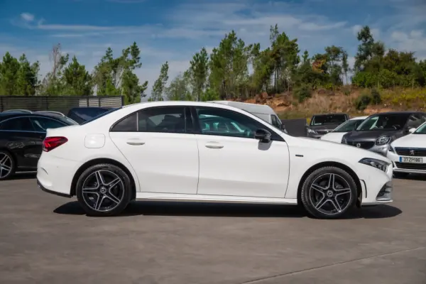 Mercedes-Benz A 250 Limousine e 8G-DCT AMG Line 10