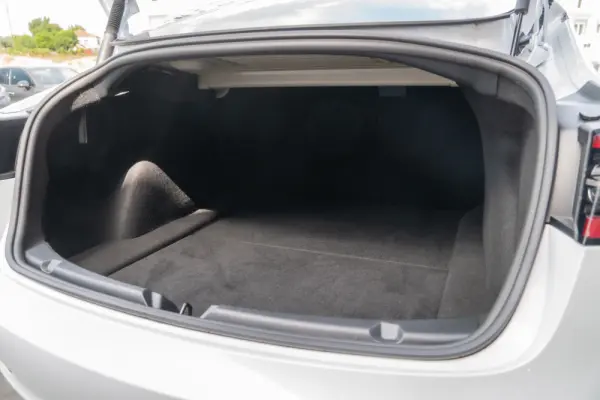 Tesla Model 3 Performance Dual Motor AWD 28
