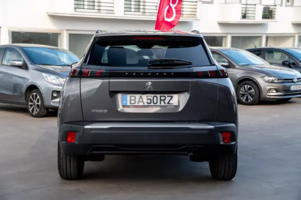 Peugeot 2008 1.2 PureTech Allure 10