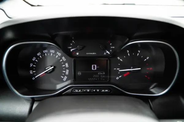 Citroen C3 Aircross 1.5 BlueHDi Shine 28
