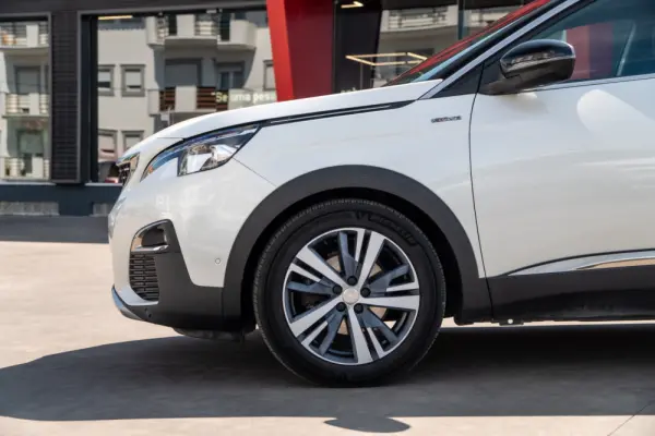Peugeot 3008 1.6 BlueHDi GT Line EAT6 3