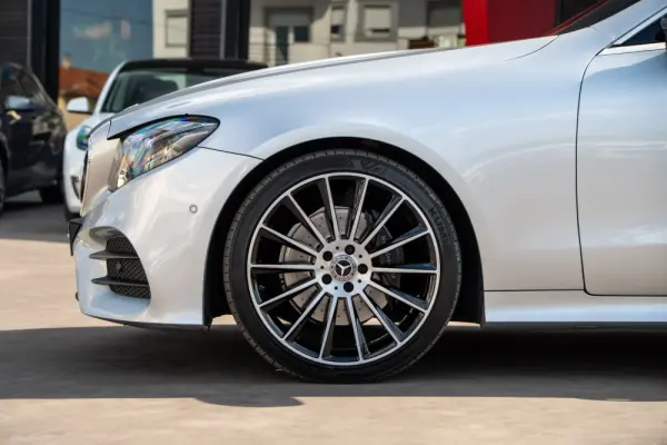 Mercedes-Benz E 220 d 4Matic 9G-TRONIC AMG Line 6