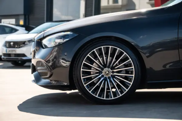 Mercedes-Benz C 220 d Avantgarde 7