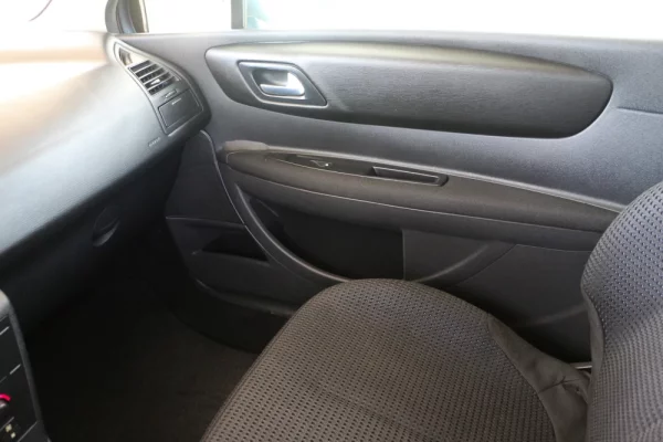 Citroën C4 1.6 HDi 110 VTR 16