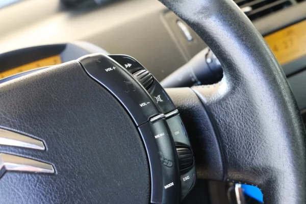 Citroën C4 1.6 HDi 110 VTR 19