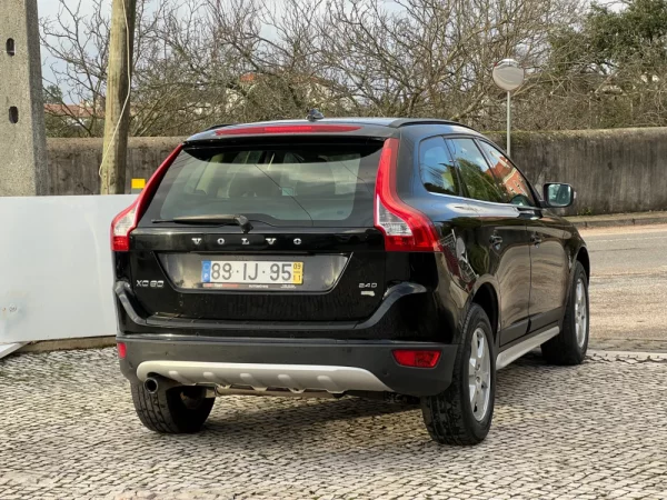 Volvo XC 60 2.4 D Drive Momentum 8
