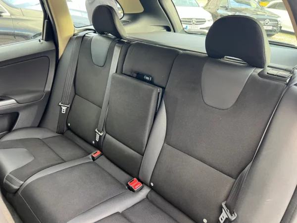 Volvo XC 60 2.4 D Drive Momentum 9