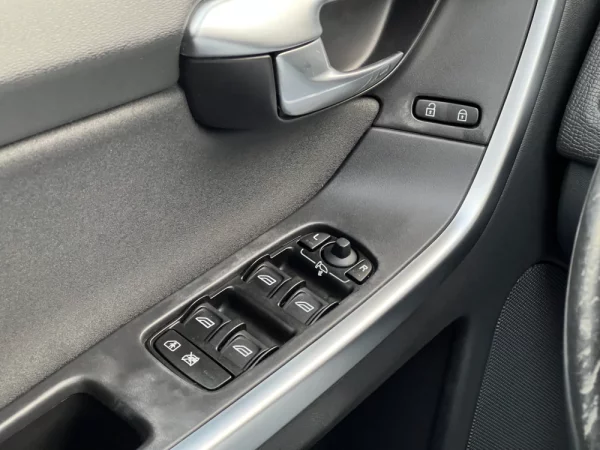 Volvo XC 60 2.4 D Drive Momentum 20